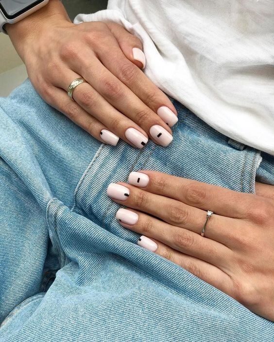 nail-art-minimalista-1 nail-art-minimalista-1